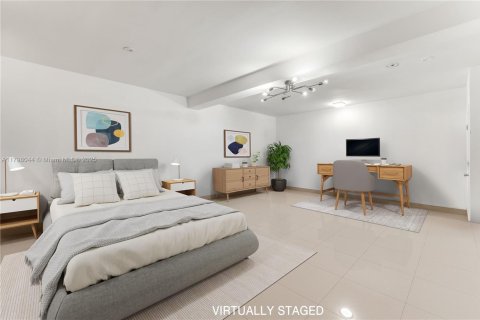 Casa en alquiler en Surfside, Florida, 4 dormitorios № 1738728 - foto 19