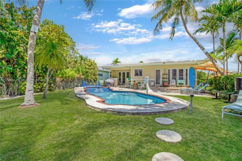 Casa en alquiler en Surfside, Florida, 4 dormitorios № 1738728 - foto 25