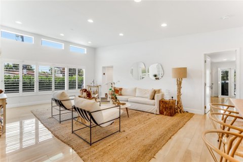 Casa en alquiler en Surfside, Florida, 4 dormitorios № 1738728 - foto 3
