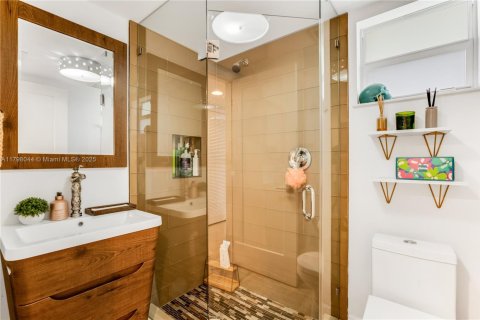 Casa en alquiler en Surfside, Florida, 4 dormitorios № 1738728 - foto 20