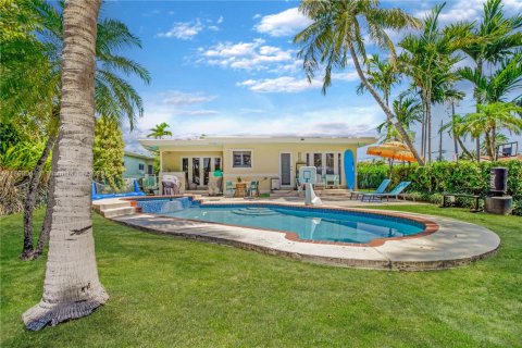 Casa en alquiler en Surfside, Florida, 4 dormitorios № 1738728 - foto 26