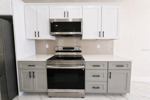 Appartement à louer à Lehigh Acres, Floride: 3 chambres, 111.48 m2 № 2105479 - photo 7