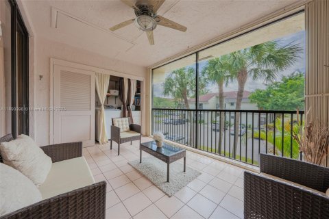 Condo in Coconut Creek, Florida, 3 bedrooms  № 1945492 - photo 22