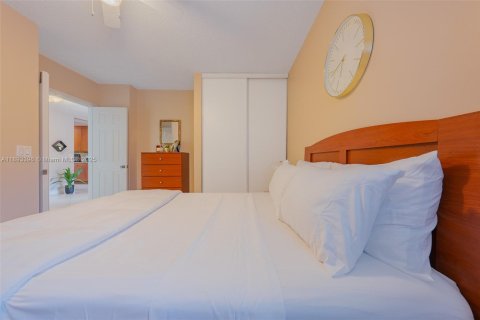 Condo in Coconut Creek, Florida, 3 bedrooms  № 1945492 - photo 28