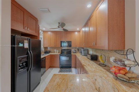 Condo in Coconut Creek, Florida, 3 bedrooms  № 1945492 - photo 8