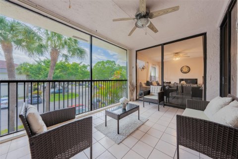 Condo in Coconut Creek, Florida, 3 bedrooms  № 1945492 - photo 23