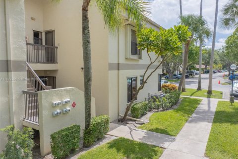 Condo in Coconut Creek, Florida, 3 bedrooms  № 1945492 - photo 3