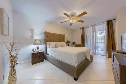 Condo in Coconut Creek, Florida, 3 bedrooms  № 1945492 - photo 16