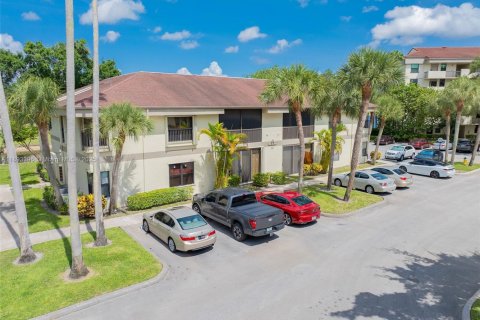 Condo in Coconut Creek, Florida, 3 bedrooms  № 1945492 - photo 1
