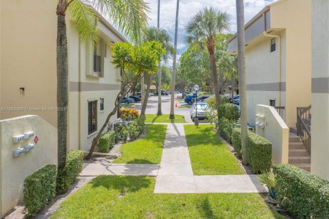 Condo in Coconut Creek, Florida, 3 bedrooms  № 1945492 - photo 4