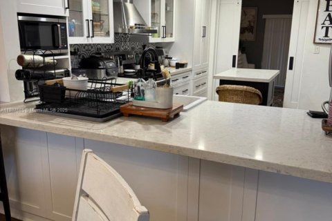 Condo in Doral, Florida, 3 bedrooms  № 1942603 - photo 15