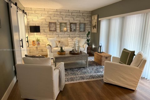 Condo in Doral, Florida, 3 bedrooms  № 1942603 - photo 23