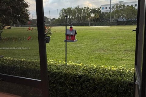 Condo in Doral, Florida, 3 bedrooms  № 1942603 - photo 25