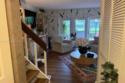 Condo in Doral, Florida, 3 bedrooms  № 1942603 - photo 27