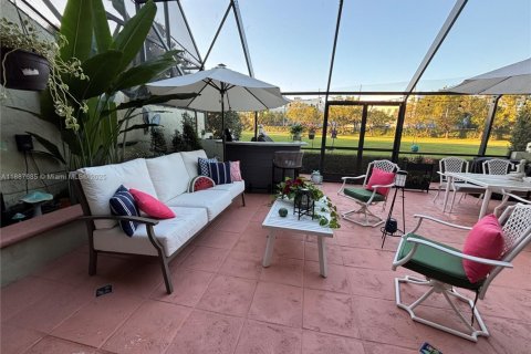 Condo in Doral, Florida, 3 bedrooms  № 1942603 - photo 1