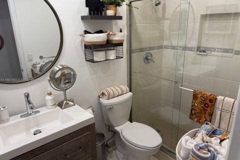 Condo in Doral, Florida, 3 bedrooms  № 1942603 - photo 26