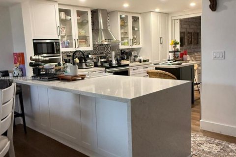 Condo in Doral, Florida, 3 bedrooms  № 1942603 - photo 6