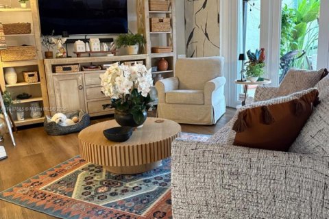 Condo in Doral, Florida, 3 bedrooms  № 1942603 - photo 13