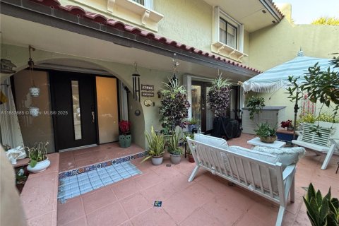 Condo in Doral, Florida, 3 bedrooms  № 1942603 - photo 5