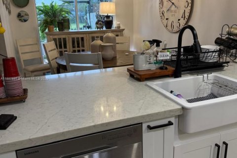 Condo in Doral, Florida, 3 bedrooms  № 1942603 - photo 8