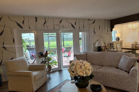 Condo in Doral, Florida, 3 bedrooms  № 1942603 - photo 22