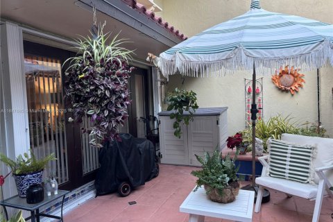 Condo in Doral, Florida, 3 bedrooms  № 1942603 - photo 29