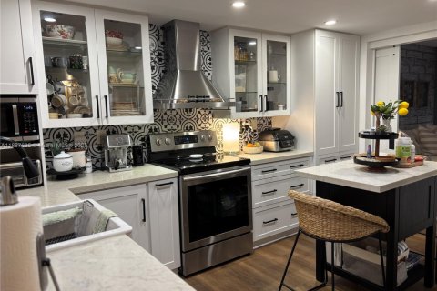 Condo in Doral, Florida, 3 bedrooms  № 1942603 - photo 7