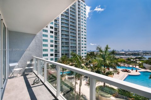 Condominio en venta en Miami, Florida, 1 dormitorio, 74.51 m2 № 1999767 - foto 11