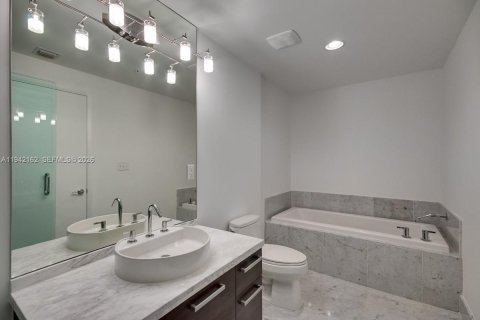 Condominio en venta en Miami, Florida, 1 dormitorio, 74.51 m2 № 1999767 - foto 5