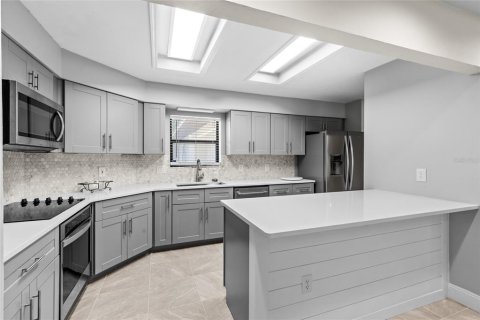 Casa en venta en Gainesville, Florida, 5 dormitorios, 306.02 m2 № 1575359 - foto 14
