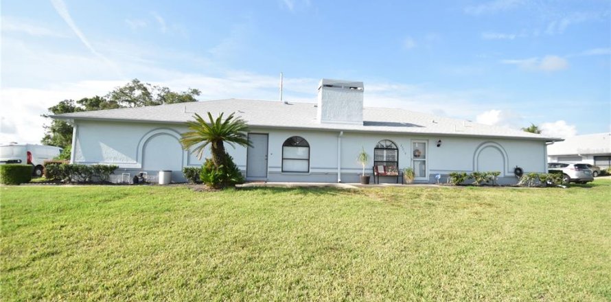 Villa ou maison à Land O' Lakes, Floride 2 chambres, 110.74 m2 № 2116988