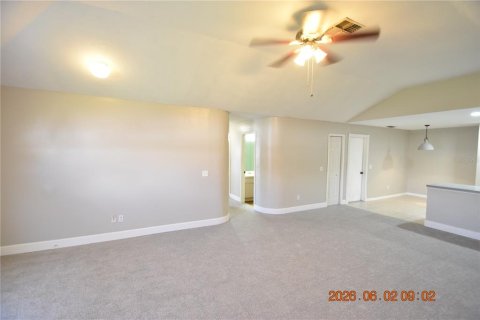 Villa ou maison à louer à Land O' Lakes, Floride: 2 chambres, 110.74 m2 № 2116988 - photo 11