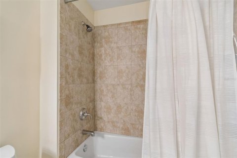 Condo in Clearwater, Florida, 2 bedrooms  № 2118092 - photo 25