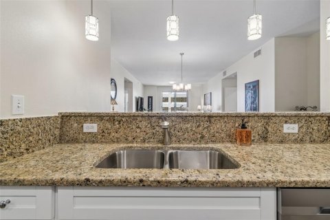 Condo in Clearwater, Florida, 2 bedrooms  № 2118092 - photo 10