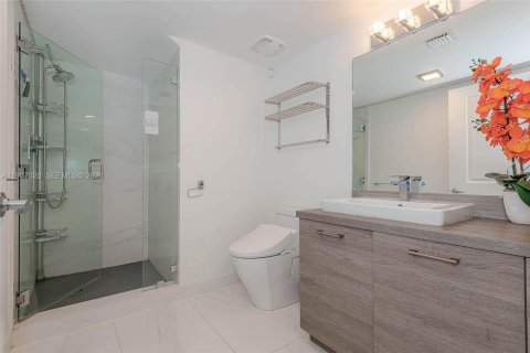 Condominio en venta en Sunny Isles Beach, Florida, 3 dormitorios, 157 m2 № 2013131 - foto 11