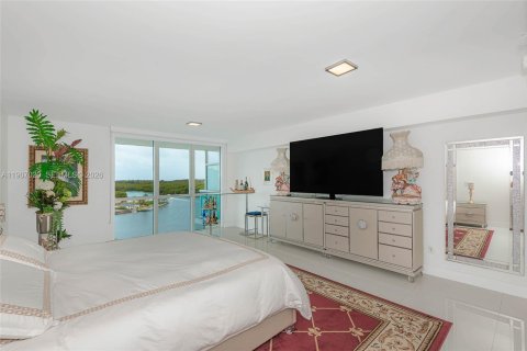 Condominio en venta en Sunny Isles Beach, Florida, 3 dormitorios, 157 m2 № 2013131 - foto 19