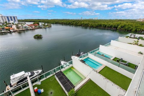 Condominio en venta en Sunny Isles Beach, Florida, 3 dormitorios, 157 m2 № 2013131 - foto 28