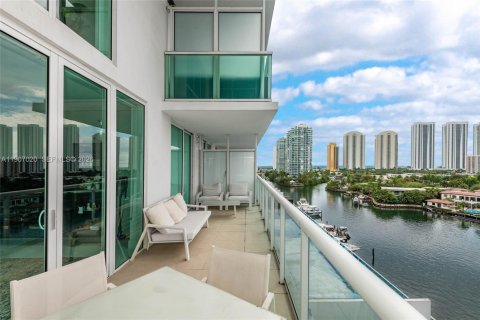 Condominio en venta en Sunny Isles Beach, Florida, 3 dormitorios, 157 m2 № 2013131 - foto 26