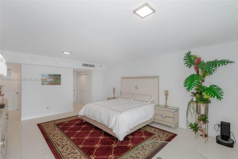 Condominio en venta en Sunny Isles Beach, Florida, 3 dormitorios, 157 m2 № 2013131 - foto 20
