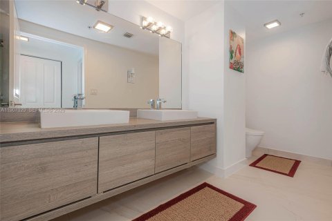 Condominio en venta en Sunny Isles Beach, Florida, 3 dormitorios, 157 m2 № 2013131 - foto 22
