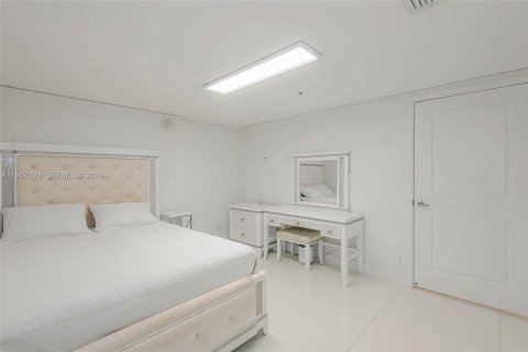 Condominio en venta en Sunny Isles Beach, Florida, 3 dormitorios, 157 m2 № 2013131 - foto 13