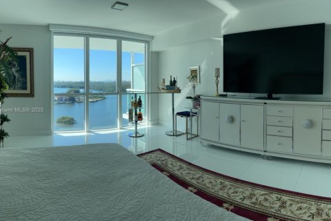 Condominio en venta en Sunny Isles Beach, Florida, 3 dormitorios, 157 m2 № 2013131 - foto 3