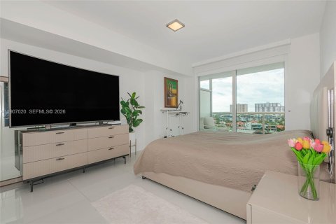Condominio en venta en Sunny Isles Beach, Florida, 3 dormitorios, 157 m2 № 2013131 - foto 14