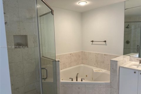 Снять в аренду кондоминиум в Майами, Флорида 2 спальни, 139.82м2, № 2145749 - фото 17