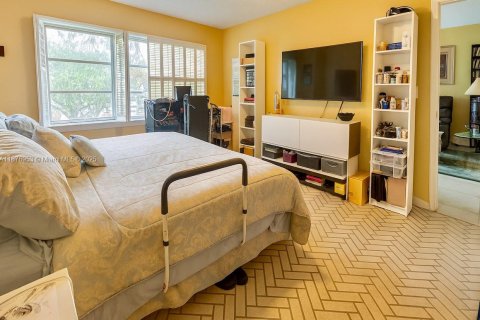 Copropriété à vendre à Pembroke Pines, Floride: 2 chambres, 108.7 m2 № 2019836 - photo 13