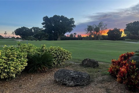 Copropriété à vendre à Pembroke Pines, Floride: 2 chambres, 108.7 m2 № 2019836 - photo 24