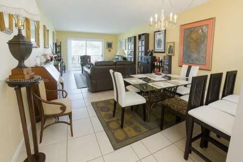 Condo à Pembroke Pines, Floride, 2 chambres  № 2019836