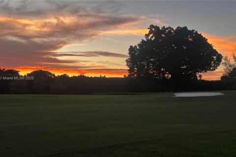 Copropriété à vendre à Pembroke Pines, Floride: 2 chambres, 108.7 m2 № 2019836 - photo 20