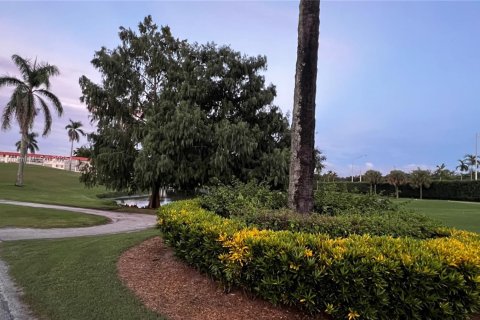 Copropriété à vendre à Pembroke Pines, Floride: 2 chambres, 108.7 m2 № 2019836 - photo 16
