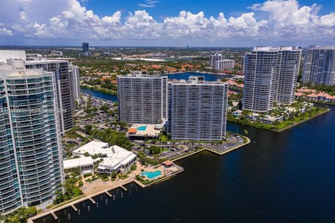 Copropriété à louer à Aventura, Floride: 2 chambres, 93.92 m2 № 2007082 - photo 25